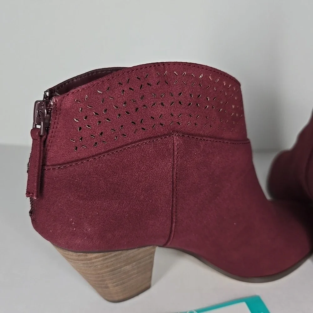 Violet & Red Womens Boot Jackson Booties 7.5 Burgundy Red Heeled Ankle Lazer Cut - Picture 7 of 10